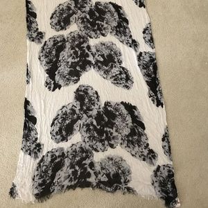 Tasha black, white, gray scarf - NWT 40" x 77"